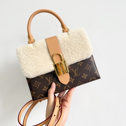 Louis Vuitton • 經典老花拼羊羔毛Locky Bb 鎖頭包Taddy