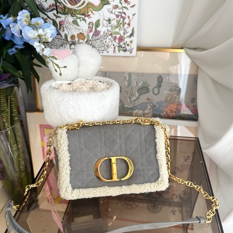Dior • 經典Caro 麂皮拼羊羔毛鏈條包 小號