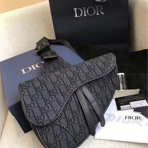 Dior • 經典黑色刺繡老花馬鞍包 🈶購證