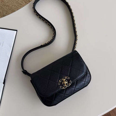 Chanel • 經典黑金牛皮19 Bag腰包