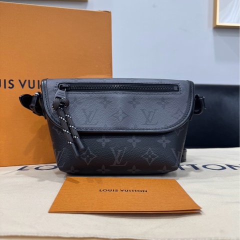 Louis Vuitton • 經典Pulse 灰黑拚色老花郵差包