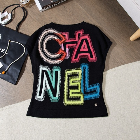Chanel 21SS春夏系列後背彩虹撞色字母山羊絨無袖背心 Size38