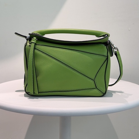 Loewe 羅意威mini puzzle 茴香綠