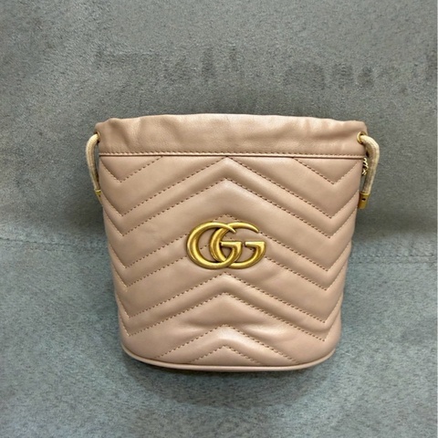 二手正品 Gucci GG Marmont 迷你絎縫皮革水桶包 575163