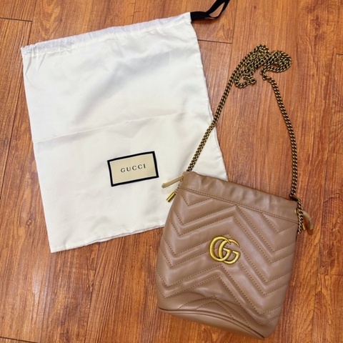 二手正品 Gucci GG Marmont 迷你絎縫皮革水桶包 575163