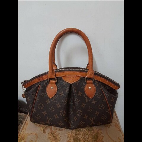 Louis Vuitton 正版絕版 明顯倉庫折舊 真皮及防刮包身 容量大 手提包 水餃包 請看商品敘述