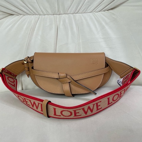罗意威/Loewe焦糖色 原始成色 绝版配色 撞包几率小。
