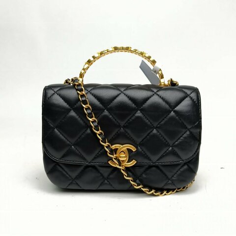 CHANEL 黑色羊皮革晶片開金扣24s手柄郵差包羊皮肩背包
