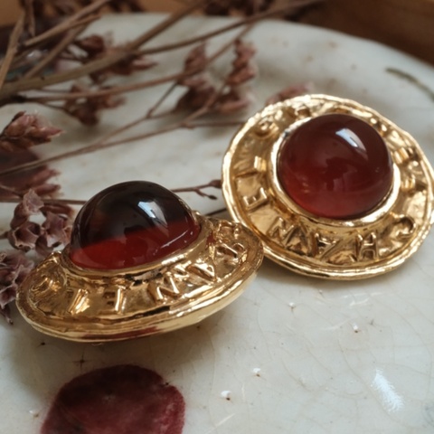 CHANEL VINTAGE 1991 Collection 26 勃艮第紅琉璃 品牌刻字復古24K金夾式耳環