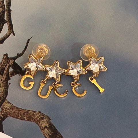 Gucci 金鑽星星字母logo耳夾🤍