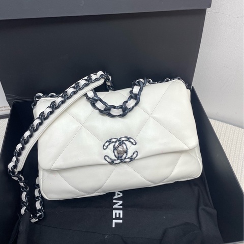 Chanel 香奈兒19bag 小號 羊皮 尺寸：26*9*16