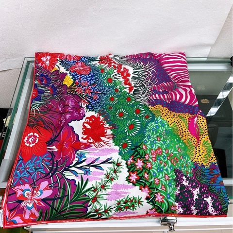 Hermes scarf 90cm 彩色花朵方形披肩/絲巾