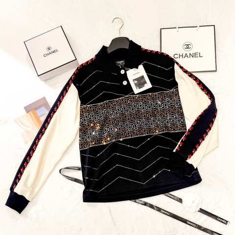CHANEL 23A Dakar秀黑底鑽石釘珠長袖Polo針織上衣 Size34/36