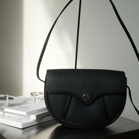 Dior 1980s Vintage Christian Dior 黑色蜂巢紋半月斜背包