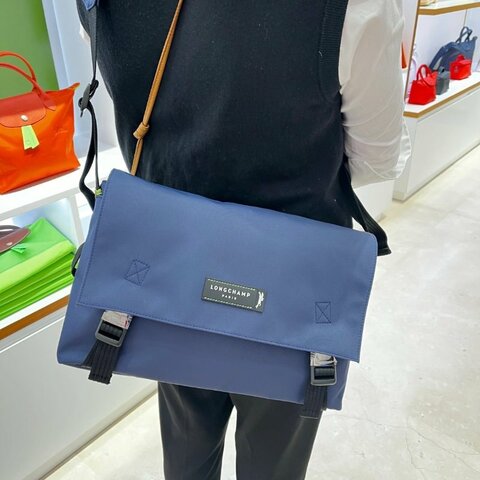 【現貨】Longchamp 再生帆布尼龍翻蓋郵差包-深藍