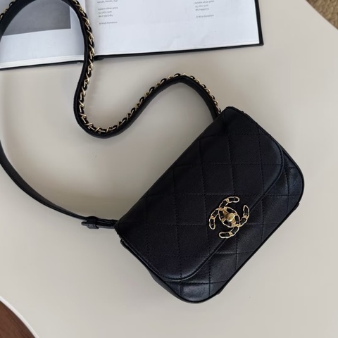Chanel • 經典黑金牛皮19 Bag腰包