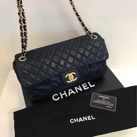 Chanel • 經典黑金幻彩牛皮Cf 30