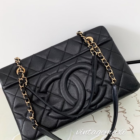 Chanel • 經典大Logo黑金荔枝牛皮托特包 大全配🈶購證