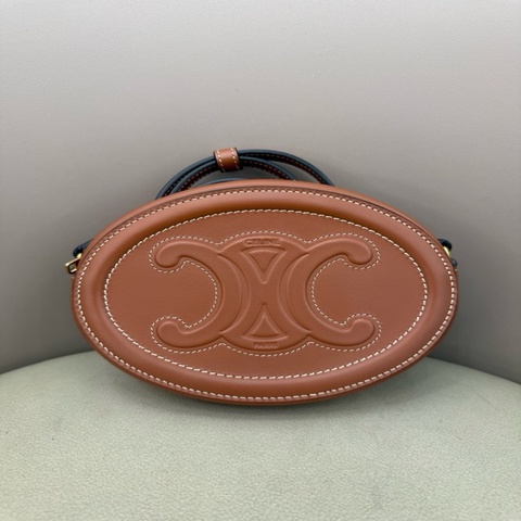 Celine 賽琳  焦糖色凱旋門月餅包