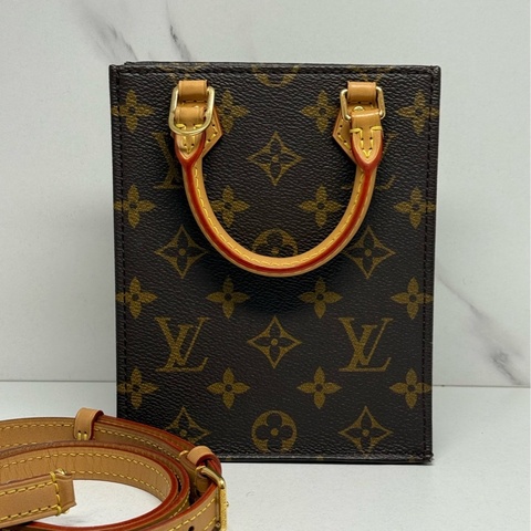 Lv 路易威登 琴譜mini芯片款  尺寸:14x17x5