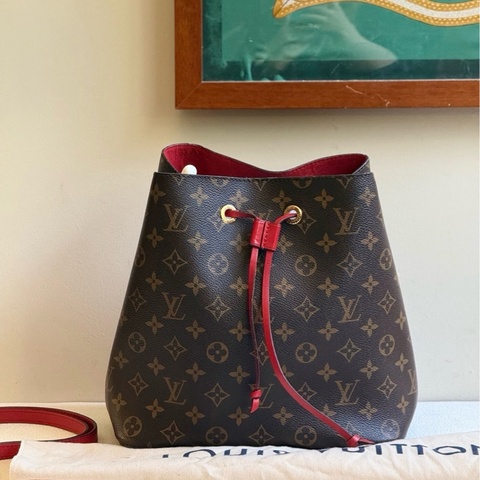 路易威登Louis Vuitton老花紅水桶   尺寸：25*26。