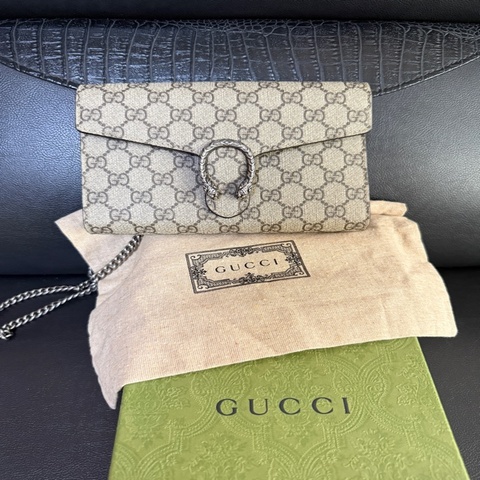 Gucci 酒神woc 超好看 但是包太多沒用到