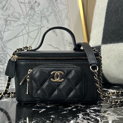 閒置未使用 Chanel 香奈兒 23P系列黑金荔枝牛皮cargo系列口袋盒子包 尺寸17×11 芯片款