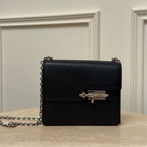 98新❤️ Hermes/愛馬仕 Verrou mini 黑色   銀扣 手槍包 山羊皮 A刻