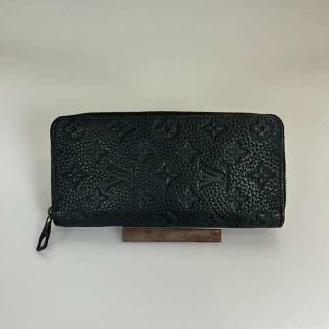 LV M69047 黑牛皮壓紋拉鍊長夾