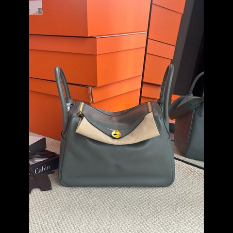 Hermes Lindy 26 Vert Amande EV leather