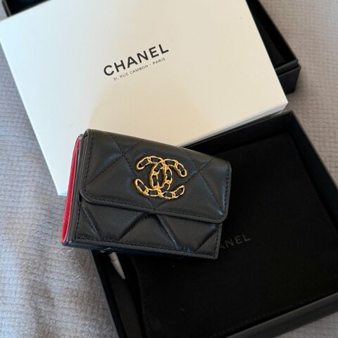 Chanel 全新 19 MINI 三折短夾 黑金