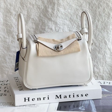 99新 Hermes 愛馬仕 mini lindy M4奶灰色銀扣內拼0L積雨雲灰 swift皮 B刻
