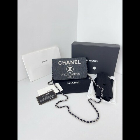 Chanel wallet on chain
