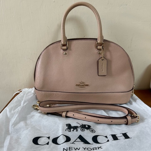 Coach salmon colour shoulder bag