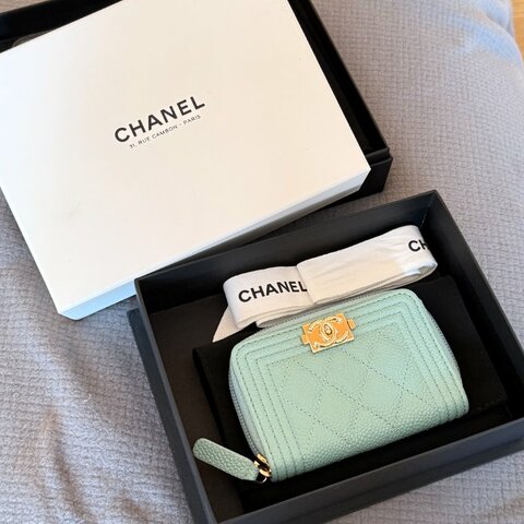 Chanel 全新 BOY ㄇ型零錢包 拉鍊卡包 湖水綠 金扣 A80602