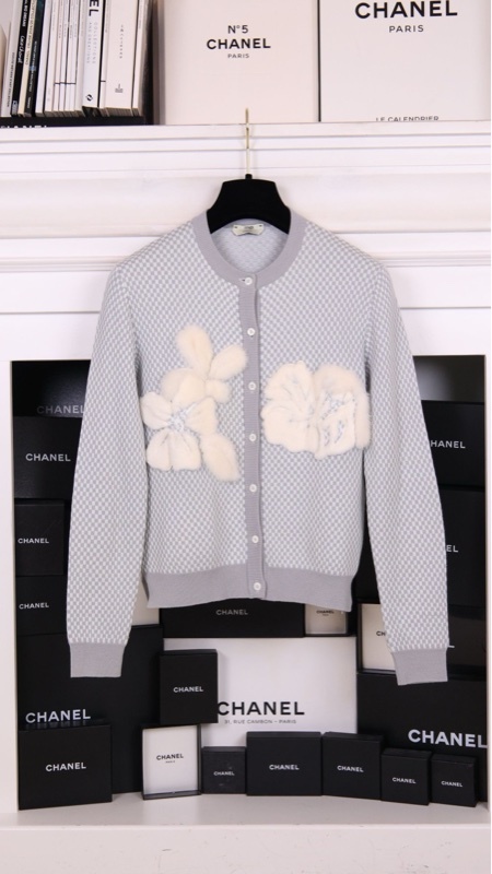Fendi 灰蓝格纹毛毛花朵针织开衫上衣外套