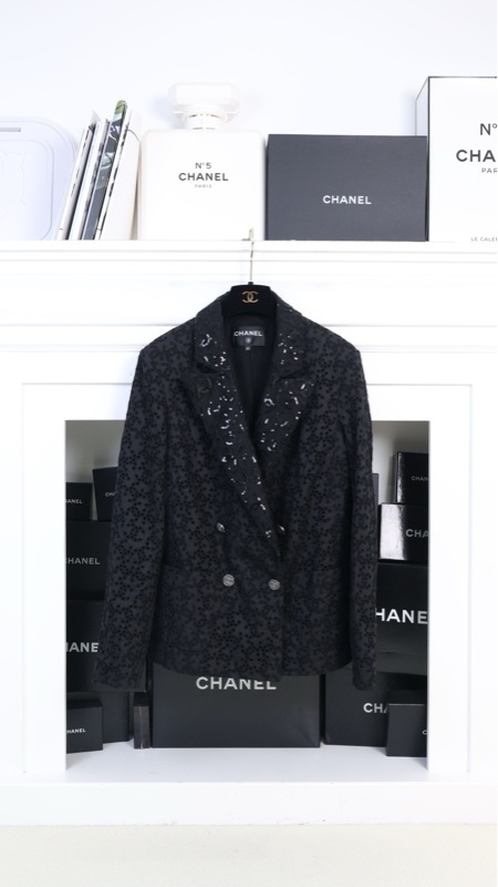 Chanel 21P黑色满logo花纹亮片两口袋西装外套