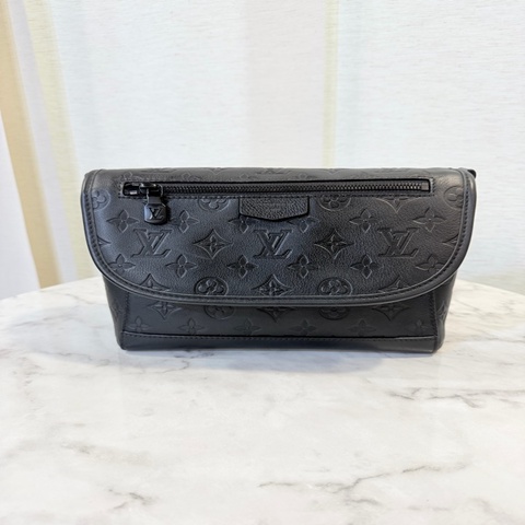LV PULSE MESSENGER 黑牛皮M14874