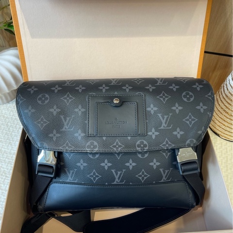 路易威登 Louis Vuitton 黑武士 郵差包 芯片款