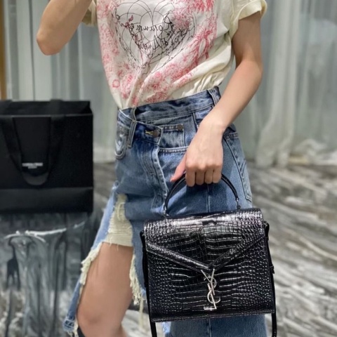 YSL Cassandra黑銀鱷魚壓紋 手提肩背斜背信封包 24*19*11 9新 配件塵袋