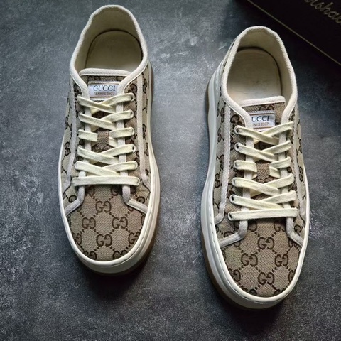GUCCI古馳 INTERLOCKING 白棕滿印老花 8.5碼/42.5碼