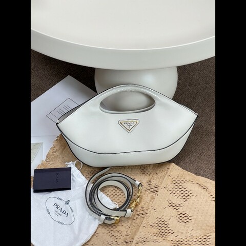 普拉達/Prada 24s SoftCalf系列光面白金餃子包