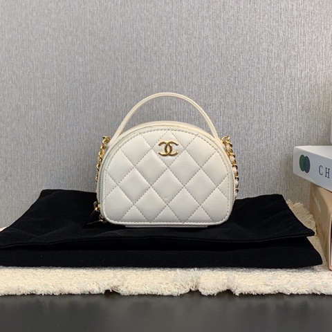 CHANEL香奈兒23C mini保齡球白色羊皮鏈條包