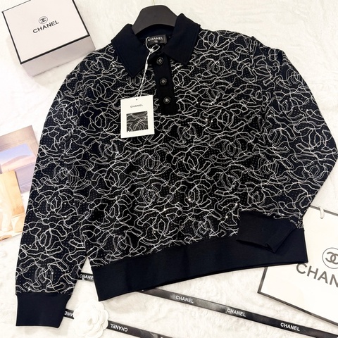 CHANEL 25C早春度假系列銀線山茶花鑽飾POLO上衣 Size36