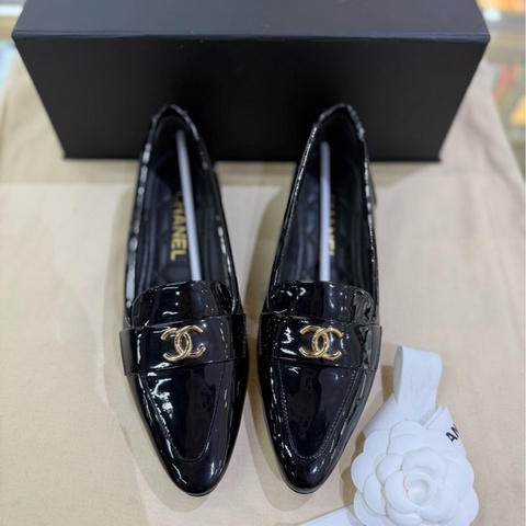 CHANEL香奈兒 漆皮牛皮 尖頭套穿平底 休閒單鞋 女款 棕色 36碼