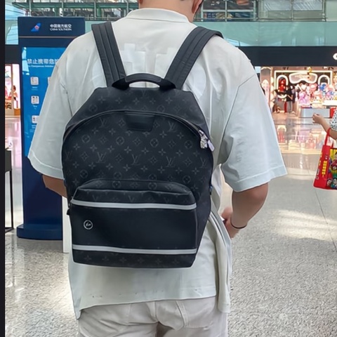 Louis Vuitton 路易威登👑 限量聯名特別發售款💗 藤原浩 閃電 黑老花 男士雙肩包💕 98新✨ 尺寸29*36*16