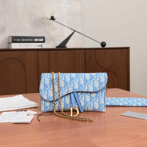 DIOR 淺藍色刺繡Saddle二合一  woc 肩背斜背包19*11*3 99新配件塵袋 吊牌
