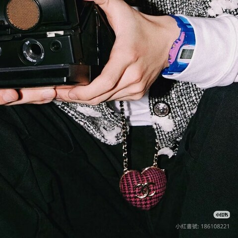 Chanel香奈兒 秀款22k粉紫色愛心毛呢斜挎 小愛心包 閒置新✨️