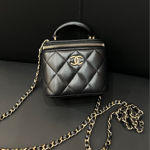 Chanel 香奈兒 黑金羊皮手柄化妝小盒子包 31開