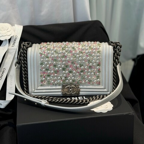 Chanel leboy中號 銀色珍珠刺繡牛皮鏈條包